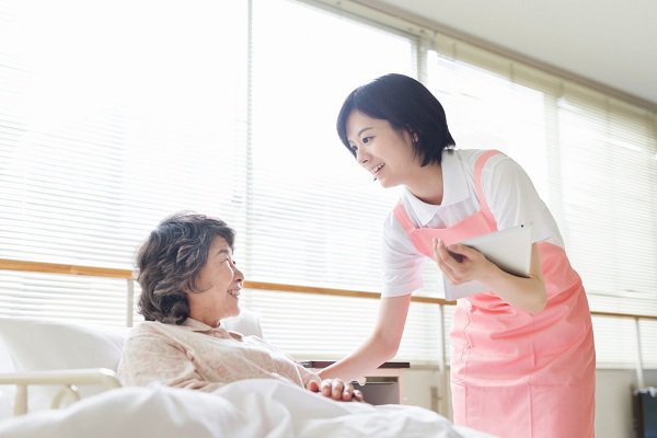 Tuyển sinh khóa học chăm sóc sức khỏe người cao tuổi
