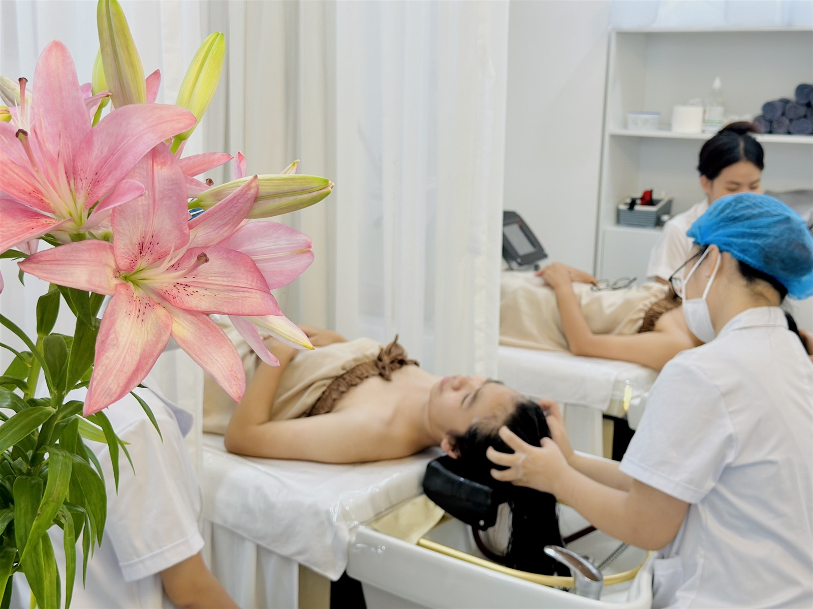 Những hình ảnh đẹp của các bạn Học viên ngành: Chăm sóc sắc đẹp - Khóa: 2023 - 2025 của Trường Trung Cấp Việt - Nhật