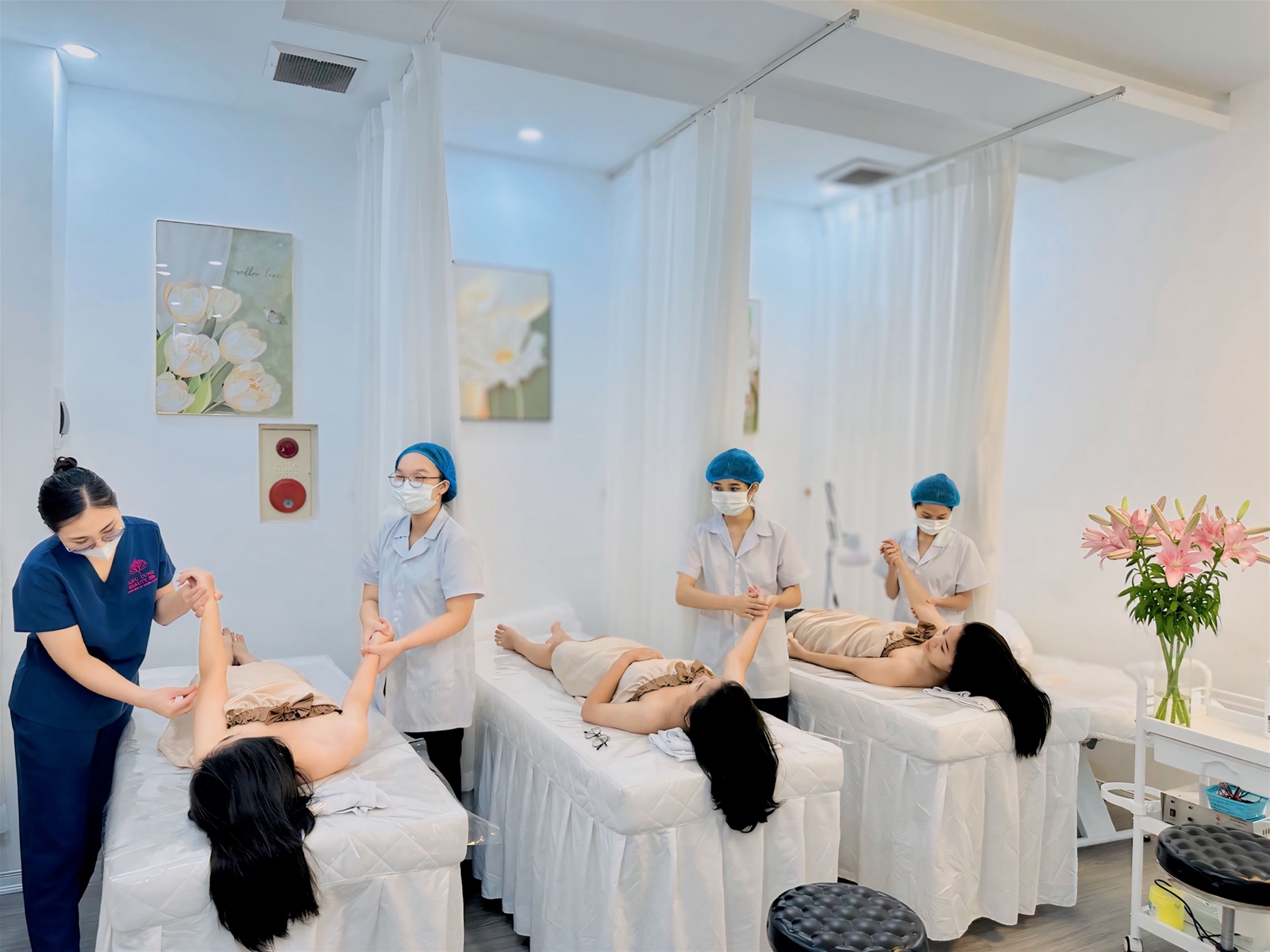 Những hình ảnh đẹp của các bạn Học viên ngành: Chăm sóc sắc đẹp - Khóa: 2023 - 2025 của Trường Trung Cấp Việt - Nhật